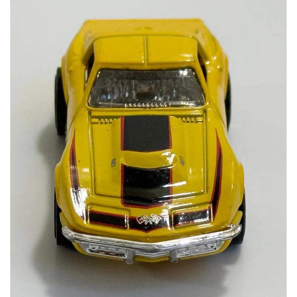 Hot‎ Wheels 1969 Corvette Stingray 1/64 Yellow Black Red Racing Stripes 2005